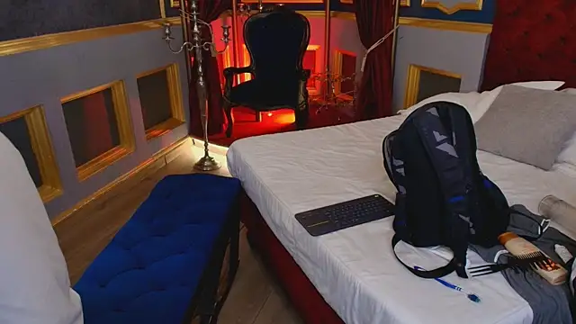 Snapshot of MarcoVitto chatting on 12/15/25, 11:36 MarcoVitto online show from 12/15/25, 11:36