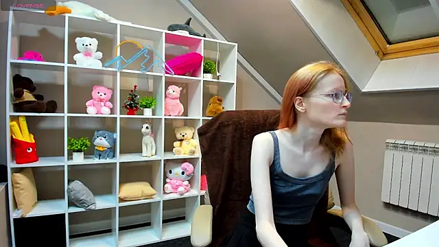 Snapshot of ElizabethHarpper chatting on 01/02/25, 01:06 ElizabethHarpper online show from 01/02/25, 01:06