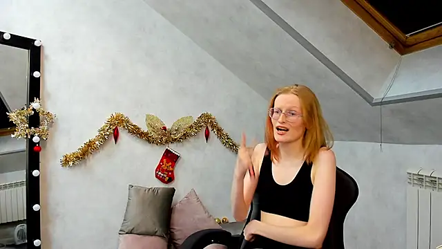 Snapshot of ElizabethHarpper chatting on 01/07/25, 01:46 ElizabethHarpper online show from 01/07/25, 01:46