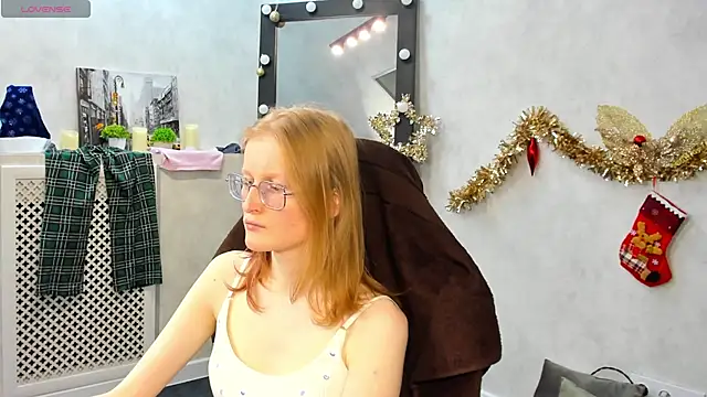 Snapshot of ElizabethHarpper chatting on 01/18/25, 11:11 ElizabethHarpper online show from 01/18/25, 11:11