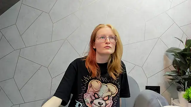 Snapshot of ElizabethHarpper chatting on 02/13/25, 08:17 ElizabethHarpper online show from 02/13/25, 08:17