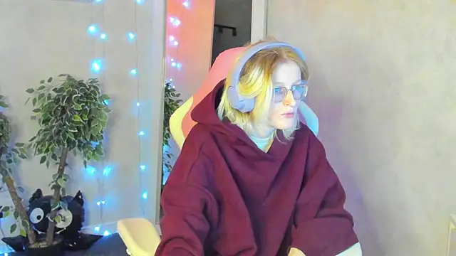 ElizabethHarpper online show from 12/01/25, 12:59