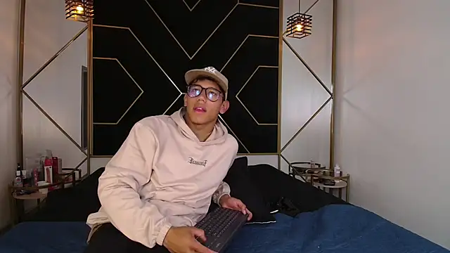 RyanPricee online show from 10/22/25, 04:24