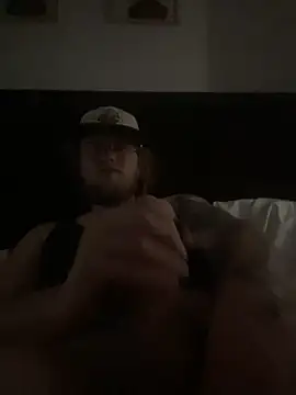 Snapshot of tcadle1824 chatting on 03/22/26, 10:40 tcadle1824 online show from 03/22/26, 10:40