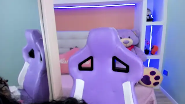 miss   evangeline online show from 01/30/25, 05:52