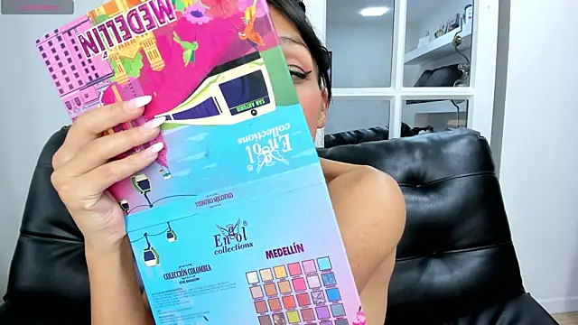 miss   evangeline online show from 03/19/25, 08:45