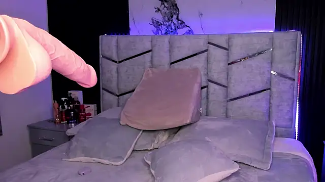 Snapshot of daniiphoeniixx chatting on 02/02/25, 10:02 daniiphoeniixx online show from 02/02/25, 10:02