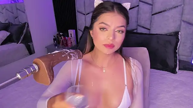 Snapshot of daniiphoeniixx chatting on 03/06/25, 10:36 daniiphoeniixx online show from 03/06/25, 10:36