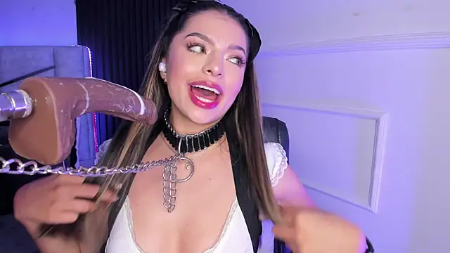 Snapshot of daniiphoeniixx chatting on 03/16/25, 03:50 daniiphoeniixx online show from 03/16/25, 03:50