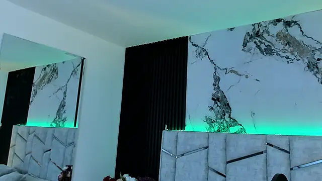 Snapshot of daniiphoeniixx chatting on 09/19/25, 07:14 daniiphoeniixx online show from 09/19/25, 07:14