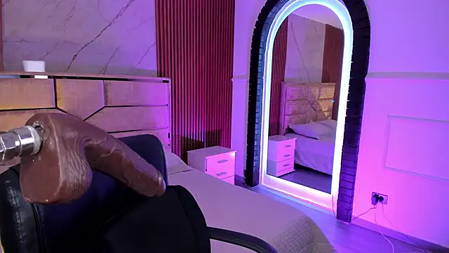 Snapshot of daniiphoeniixx chatting on 11/07/25, 07:36 daniiphoeniixx online show from 11/07/25, 07:36