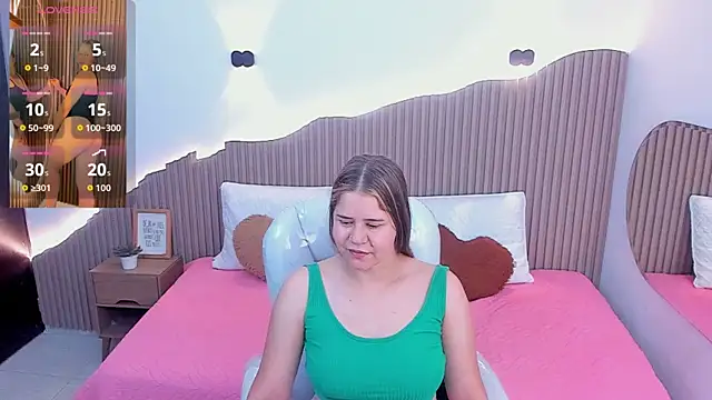 Annie kurt  online show from 10/13/25, 09:37