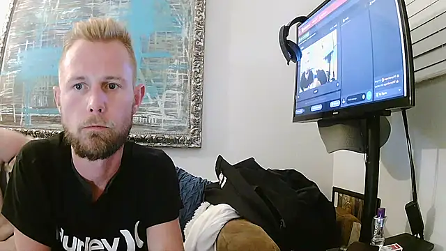 Snapshot of bjay1210 chatting on 01/17/25, 03:12 bjay1210 online show from 01/17/25, 03:12