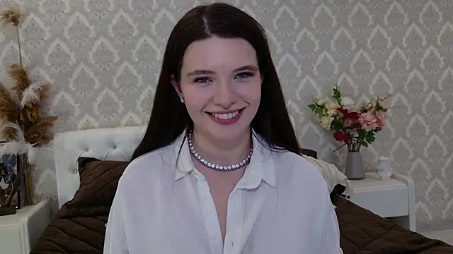 Nellie Medina online show from 01/13/25, 03:56