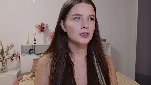 Nellie Medina online show from 09/29/25, 08:02