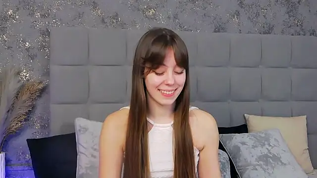 Snapshot of TheEmma chatting on 02/01/25, 12:37 TheEmma online show from 02/01/25, 12:37