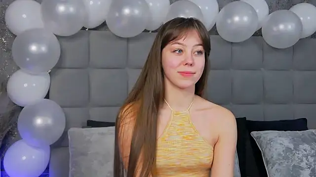 Snapshot of TheEmma chatting on 02/10/25, 03:10 TheEmma online show from 02/10/25, 03:10