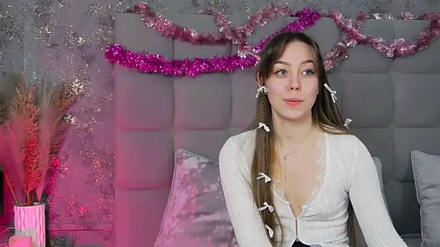 Snapshot of TheEmma chatting on 02/27/25, 05:36 TheEmma online show from 02/27/25, 05:36