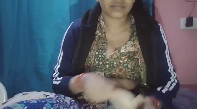 Snapshot of Hot-shanvi chatting on 02/27/25, 04:32 Hot-shanvi online show from 02/27/25, 04:32