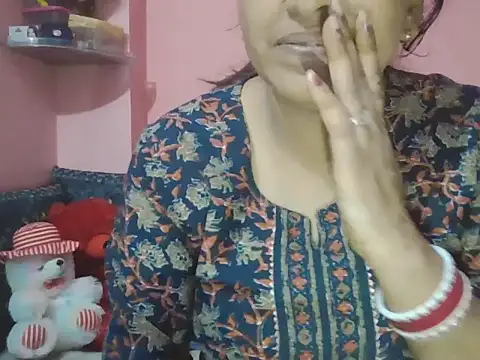 Snapshot of Hot-shanvi chatting on 10/18/25, 01:41 Hot-shanvi online show from 10/18/25, 01:41