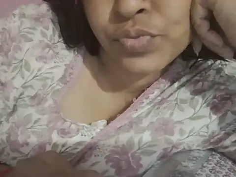 Hot-shanvi online show from 04/24/26, 11:23