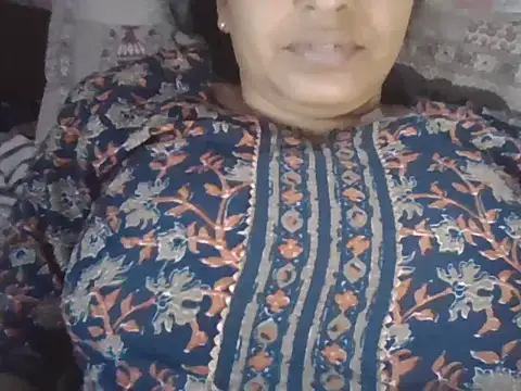 Hot-shanvi online show from 04/28/26, 01:59