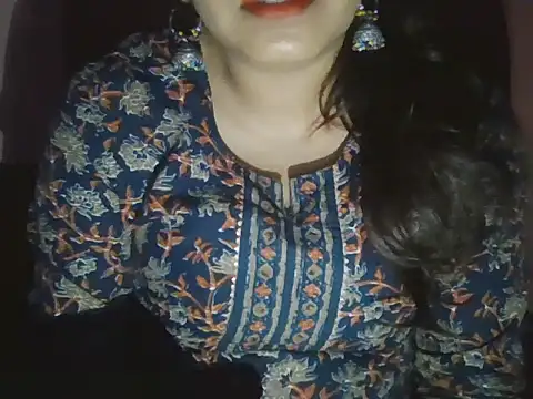 Hot-shanvi online show from 05/01/26, 11:31