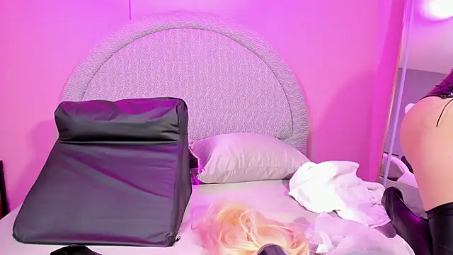 lee Powder online show from 12/05/25, 11:30