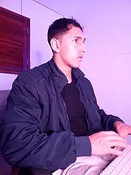 Snapshot of Joylopez_fit chatting on 11/23/25, 02:28 Joylopez fit online show from 11/23/25, 02:28