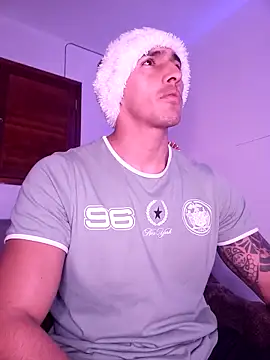 Snapshot of Joylopez_fit chatting on 12/14/25, 03:06 Joylopez fit online show from 12/14/25, 03:06