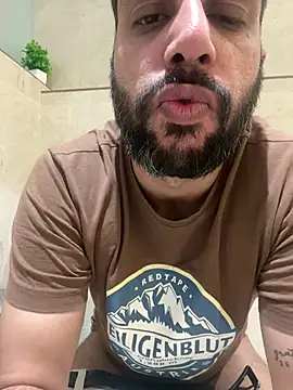 Snapshot of skyisthelimit12 chatting on 01/02/25, 01:40 skyisthelimit12 online show from 01/02/25, 01:40