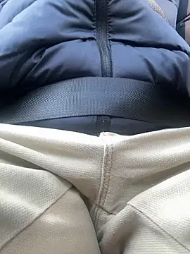 Snapshot of skyisthelimit12 chatting on 01/08/25, 04:02 skyisthelimit12 online show from 01/08/25, 04:02