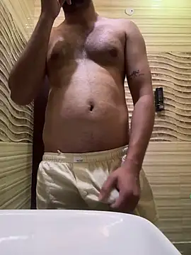 Snapshot of skyisthelimit12 chatting on 03/18/25, 02:36 skyisthelimit12 online show from 03/18/25, 02:36