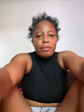 Snapshot of Thando04 chatting on 01/14/26, 10:32 Thando04 online show from 01/14/26, 10:32