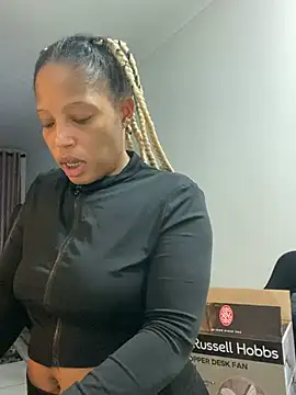 Snapshot of Thando04 chatting on 02/05/26, 05:39 Thando04 online show from 02/05/26, 05:39