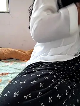 lovelygirl4567 online show from 05/01/26, 05:34