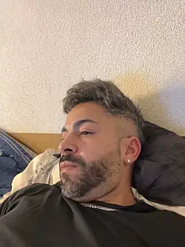 Snapshot of Dourado007 chatting on 01/02/25, 10:22 Dourado007 online show from 01/02/25, 10:22