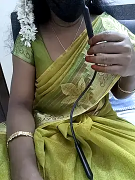 Snapshot of Tamil_Vishalini chatting on 02/08/25, 04:36 Tamil Vishalini online show from 02/08/25, 04:36