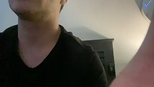 Snapshot of TylerXAnthony chatting on 10/31/25, 12:50 TylerXAnthony online show from 10/31/25, 12:50