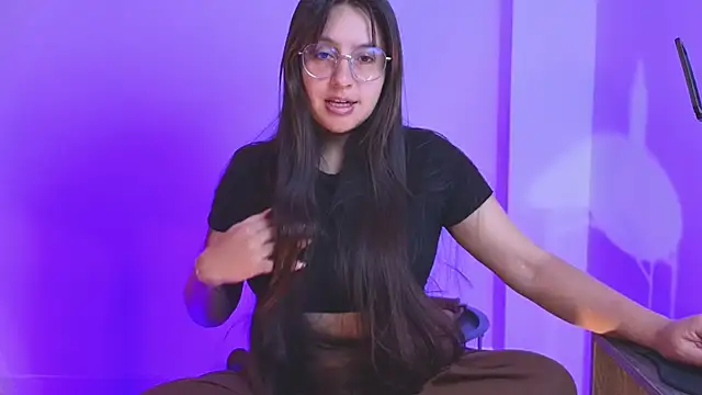 Snapshot of Gretta_Hot chatting on 11/05/25, 04:29 Gretta Hot online show from 11/05/25, 04:29