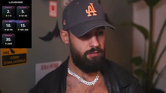 Snapshot of HairyRobxxx chatting on 11/04/25, 04:17 HairyRobxxx online show from 11/04/25, 04:17