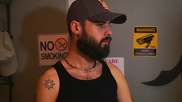 Snapshot of HairyRobxxx chatting on 11/22/25, 07:24 HairyRobxxx online show from 11/22/25, 07:24