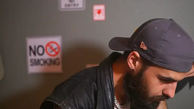 Snapshot of HairyRobxxx chatting on 11/26/25, 09:05 HairyRobxxx online show from 11/26/25, 09:05