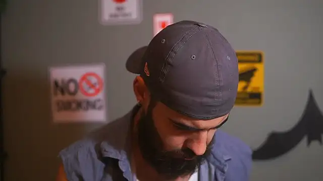 Snapshot of HairyRobxxx chatting on 11/27/25, 10:34 HairyRobxxx online show from 11/27/25, 10:34