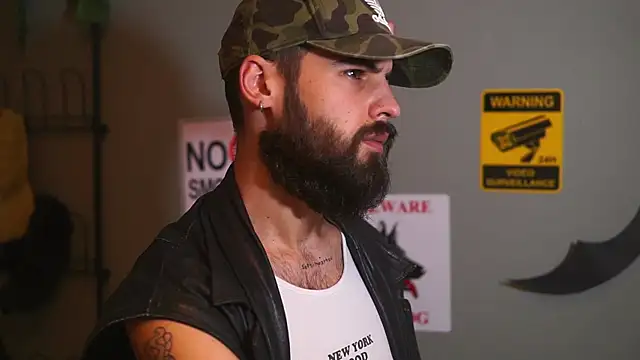 Snapshot of HairyRobxxx chatting on 11/30/25, 04:11 HairyRobxxx online show from 11/30/25, 04:11