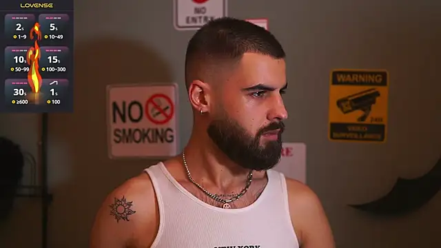 Snapshot of HairyRobxxx chatting on 12/04/25, 04:27 HairyRobxxx online show from 12/04/25, 04:27