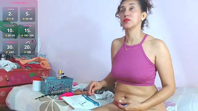 latinabueno41 online show from 03/07/25, 01:09