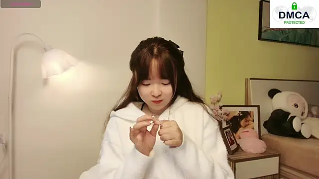 Chenjing0 online show from 02/20/25, 08:17