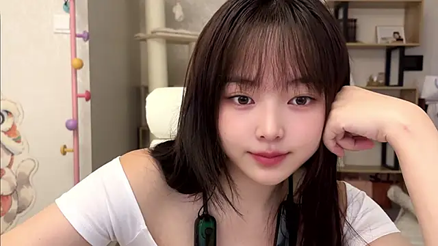 Chenjing0 online show from 10/28/25, 03:32