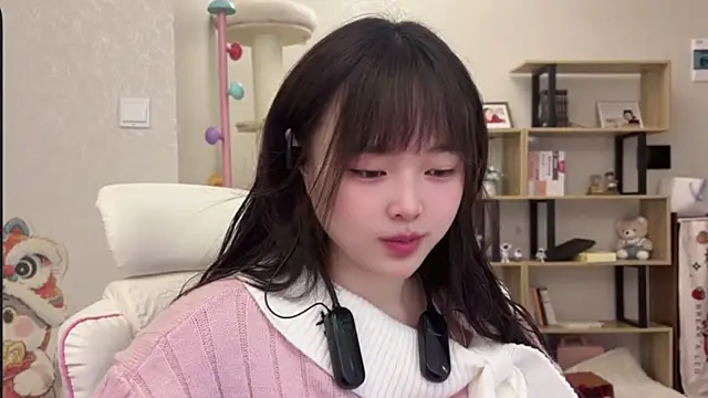 Chenjing0 online show from 11/19/25, 03:17